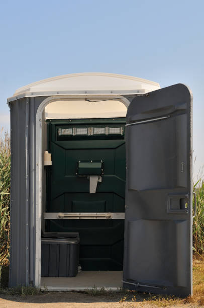 Best Porta potty rental near me  in Fowler, MI