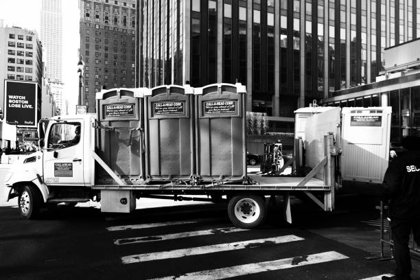 Best Luxury portable toilet rental  in Fowler, MI